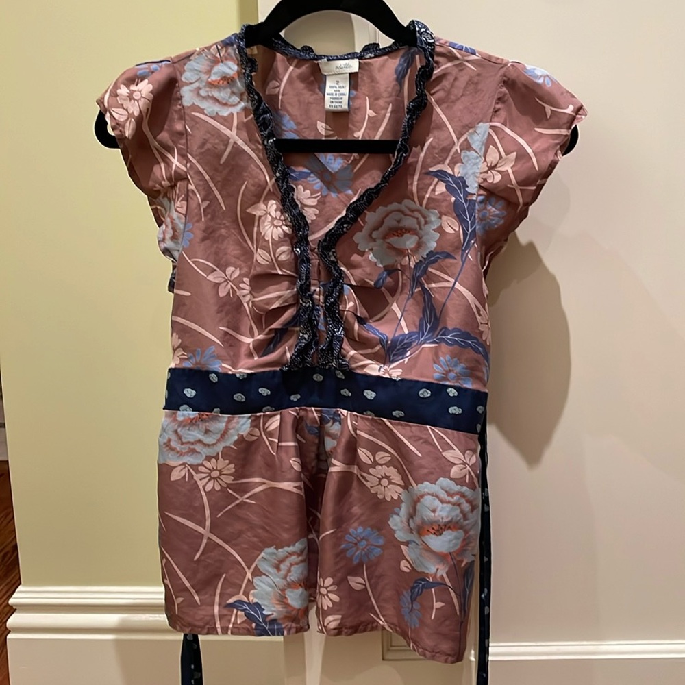 Anthropologie women’s size 2 blouse 100% silk